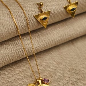 Gold Earstick w/ triangle eye pendant - Nafsu I Black Sapphire